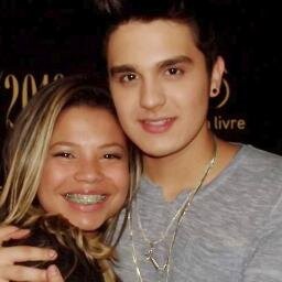 Tem dias que eu acordo pensando em você em fração de segundos vejo o mundo desabar...@Luansantana TE VIVO ! FC criado Dia : # 17/05/2012 #