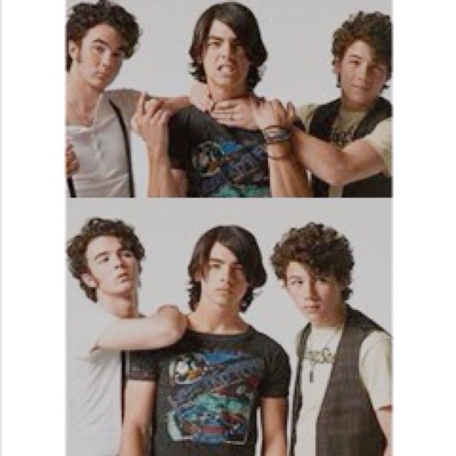 Jonas Brothers•1D•DemiLovato•Selena Gomez•AustinMahone•Paramore•JustinBieber•and more...Creado el 12.O8.11 3Years A Little Be Longer.