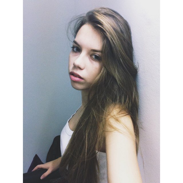 Blonde. Blue eyes. 1,71 cm || New York City, United States.