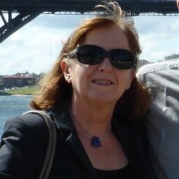 Lives in Sydney.., likes travelling, loves music,
sports, nwspapers etc.....