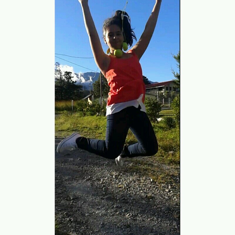 hi! i'm a happy fan girl YAY♡ i follow back :)
