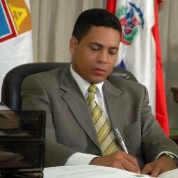 Vladimir Cespedes. Director de Asuntos Generales del @MinerdEducacion Abogado- Ex Sindico De Sosua. Pte del PLD en Sosua. Seguidor de los ideales del Prof Bosch