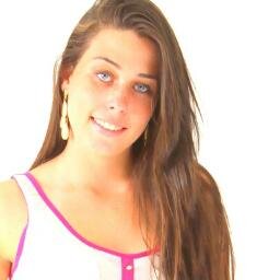 Maluviieira_'s profile picture. 