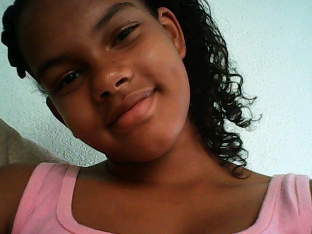 eu gosto de brigaseiro,cup cake, Demi, 1D, Justin, musica sao as coisas q me deixam feliz!!!
