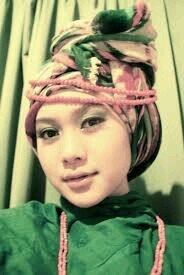 Korang Follow , Aku Follow balik . You Follow I Follow