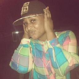 Im the girl shee muller. Follow mi!