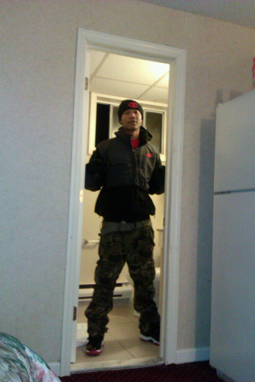 On a paper rout .....
Big Baxk N.J.B shit
follow a real hitta on IG @_blaxkluv3 
Your local trap God #freeGucci