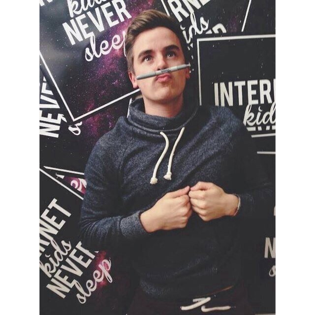 Free follow from @5secs_ofMoran. Follow on that account thx. O2l will follow uou