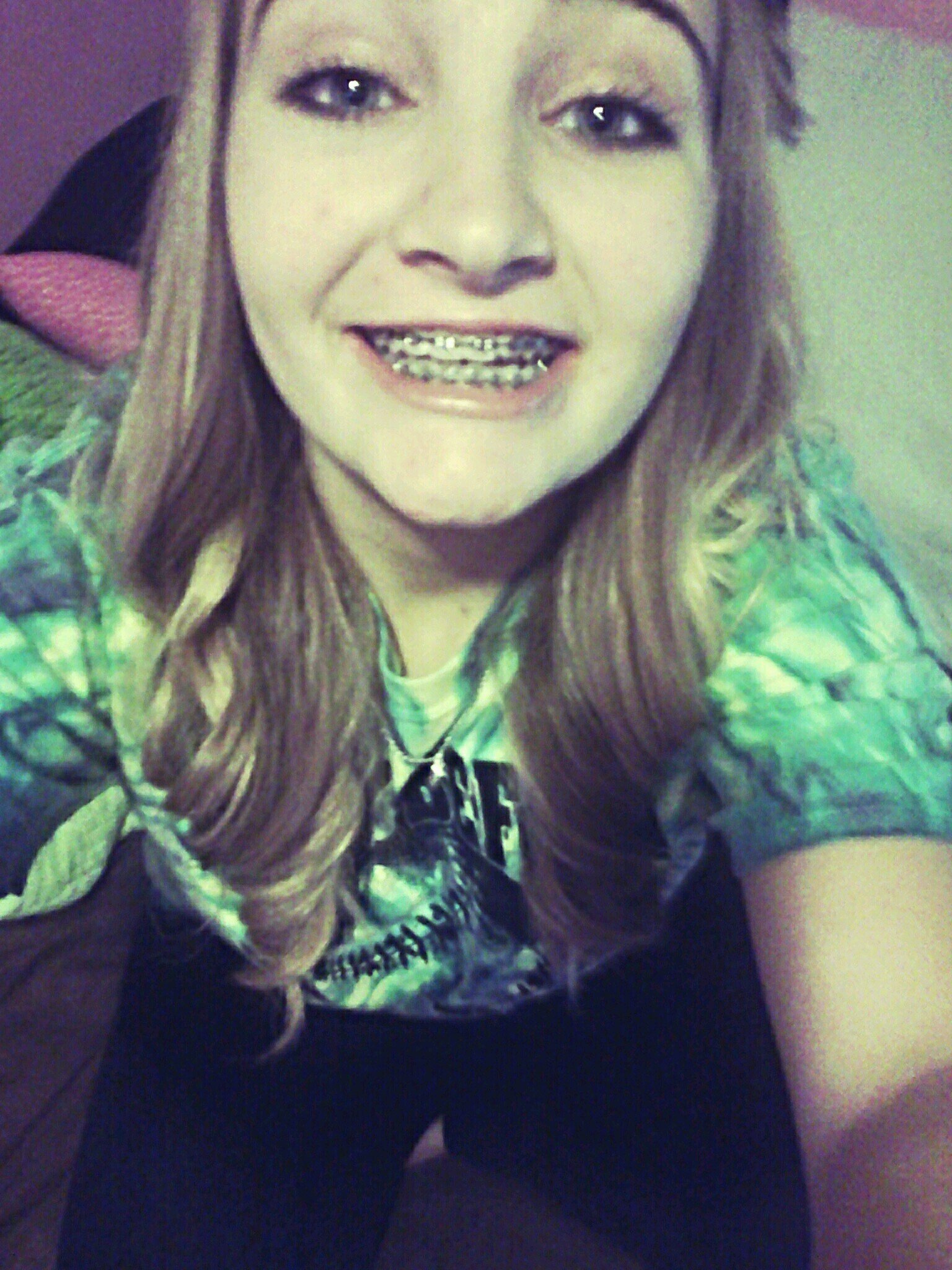 Andrea_S_Grant's profile picture. Follow Me And I'll Follow You (: