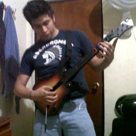 Estudiante de Ingenìeria Industrial.   Seguidor del  FC Barcelona. 
  El Rock Sera Eterno \m/