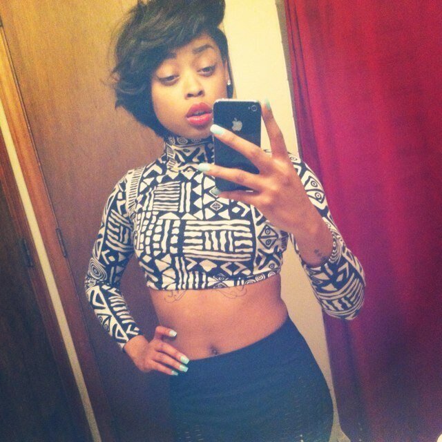Bitches this pretty ?? That's seldom