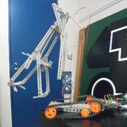 弘前大学でロボット制作や電子工作をしたい人たちのためのサークルです。情報交換をしてスキルアップを目指します。
毎週水曜16 時から活動中
質問等はDMにてお待ちしております！