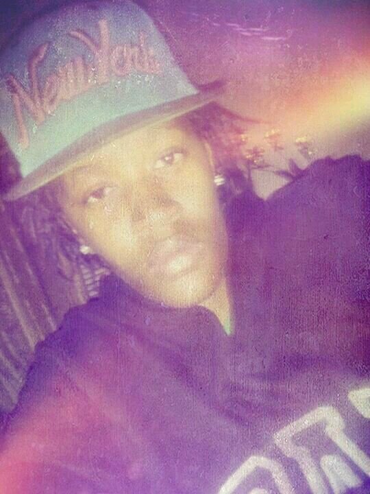 Fukc a bio just follow mee  Single
