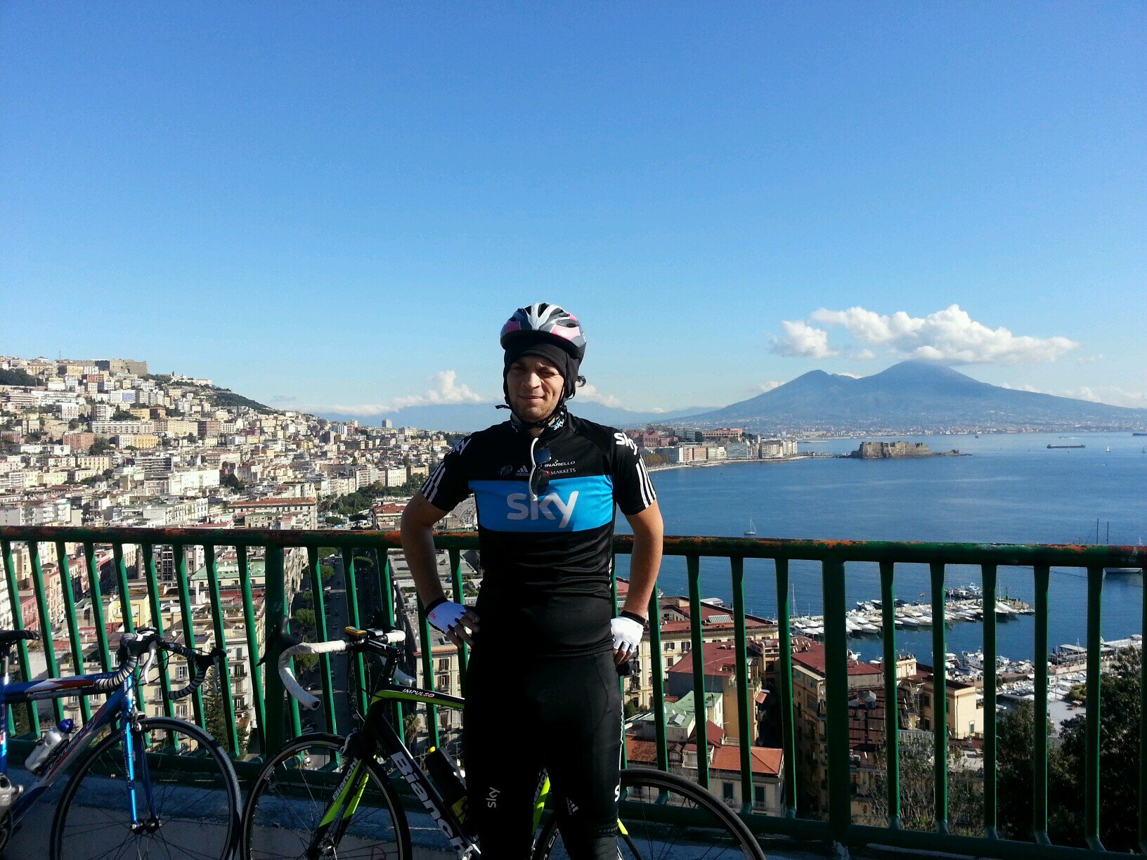 aur911's profile picture. 