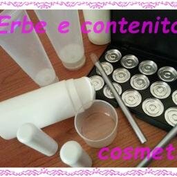Pagina di erbe per la cura della pelle e dei capelli e di contenitori cosmetici