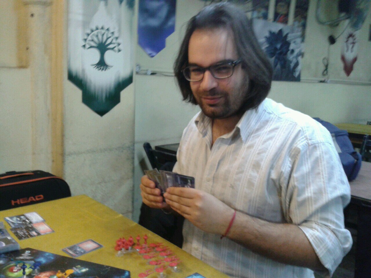 Naci. estudie. ahora laburo. me gusta la musica y coleccionar cosas. O Pai Da Alegria