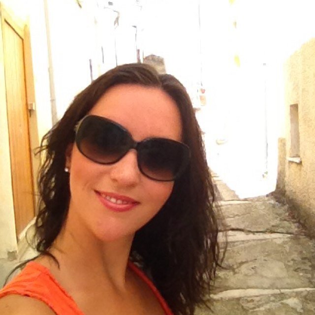 Works for NHS. Wife. Mother of two with a rare chromosome disorder. Loves good food and family time.