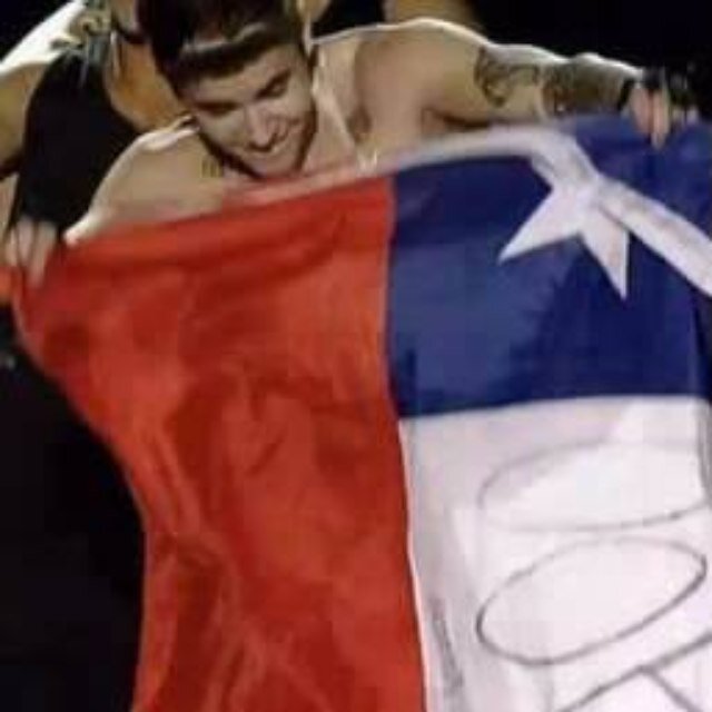 Am Belieber from 2009, Directioner and Hunter ^^ i saw Matt in Santiago 
I'm believing in you guys *_*®