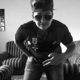 Vou Sair do Twitter pq preciso Estu, est, es...OLHA 3 NOVOS TWEETS..