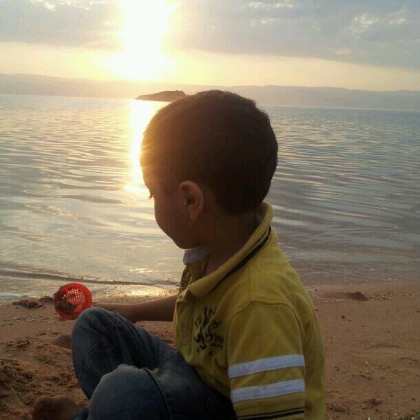 اللهم أغفر لوالدي وأرحمه و احفظ والدتي واشفي ابنتي ابتهال ووفقني وأخوتي لطاعتك . ♡ #اللهم_اشفي_ابتهال