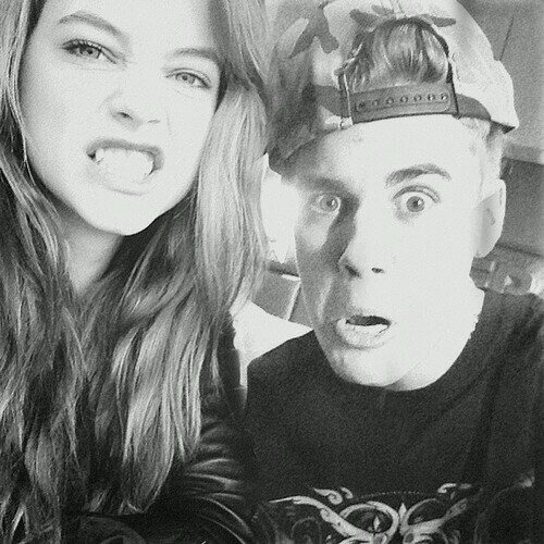 Barbara Palvin y Justin Bieber en I Promise❤.