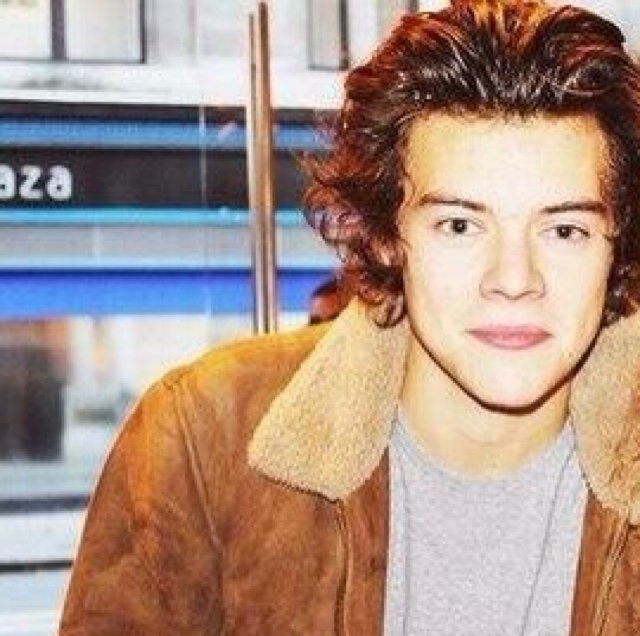 please follow my main @icheekystxles i follow back, and please rt the link in bio