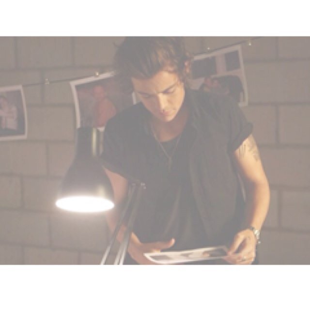 @twrkingmalik ifb dont worry i dont bite (;