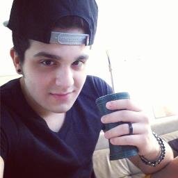 *-* Luan seguiu __/__/___ Respondeu __/__/___
                Sim somos os melhores fãs do mundo !