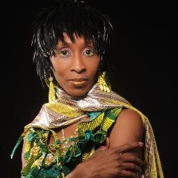 Journalist and Business Consultant focused on Marketing, Business and Professional Development, Communication, Branding, Image Coaching and Social media