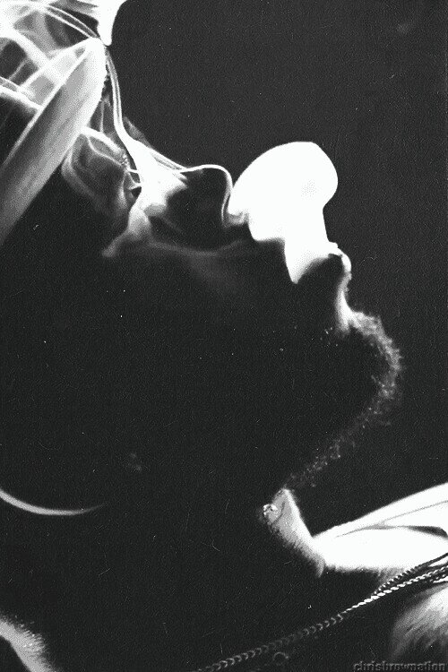 No matter the distance that separates us, but the love that unites us. i love you @chrisbrown