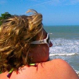 Corretora de Imóveis (CRECI SC 24158), Publicitária  
Amante da natureza, casada feliz, com uma linda família, Mora em Garopaba SC, um paraíso a beira mar !!!