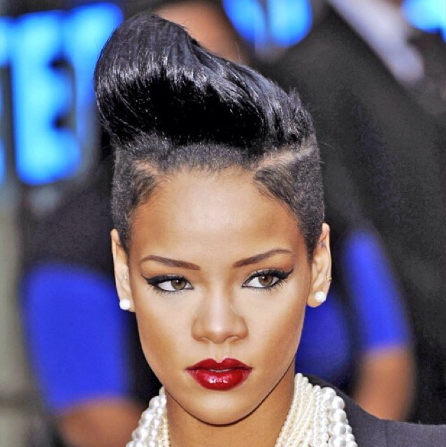 All Rihanna's fans: Follow this account to know all the latest update of the international Diva RIHANNA❤️