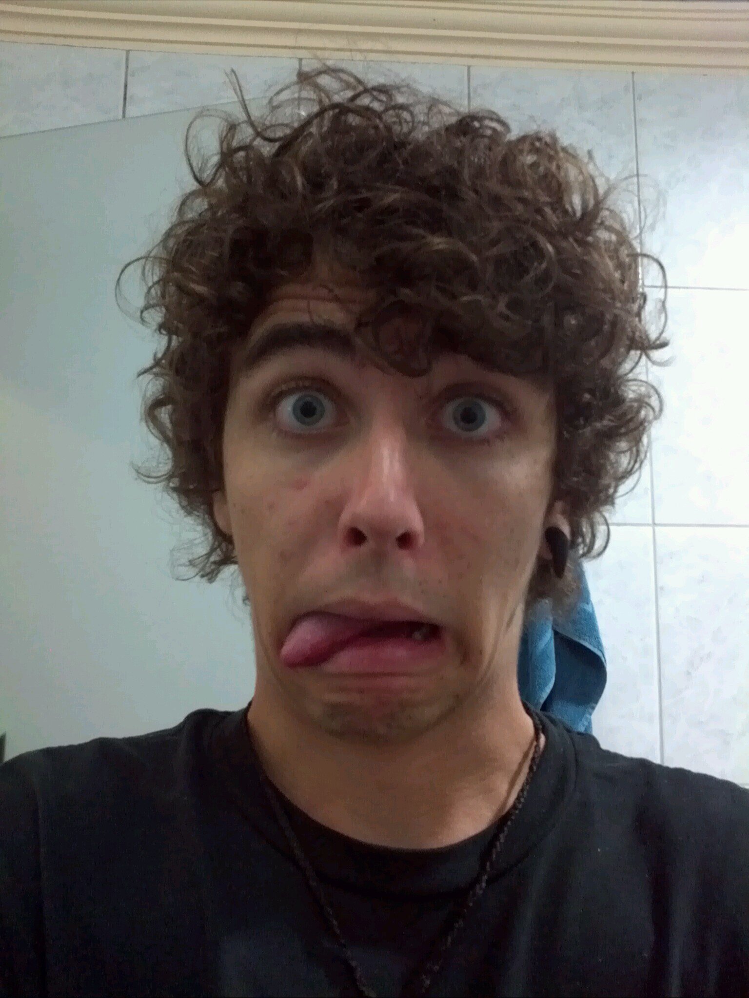 Só quem me conhece pode descrever como eu sou (=