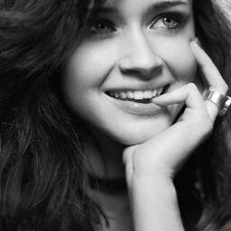 israa27's profile picture. ‏آفضَل ٺعريف لـ ذاٺيٌ ]
 آنيّ لستُ أفضَل ﻣ̲ﻥ̴ أحَد ۆ لسٺُ گ أيّ أحد.