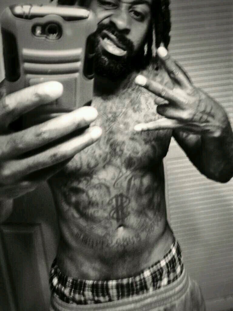 I Live Life One Blunt At A Time...❤️ Writing Raps...✏️ Link Below...⬇️            #GymLife...✈️ #SKo_o  @IGBBL  https://t.co/FoUZnXSCaX