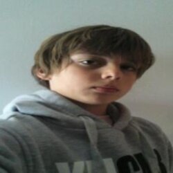 FaviolaRatliff2's profile picture. Moe Valles finest boozer, all other boozers are losers.