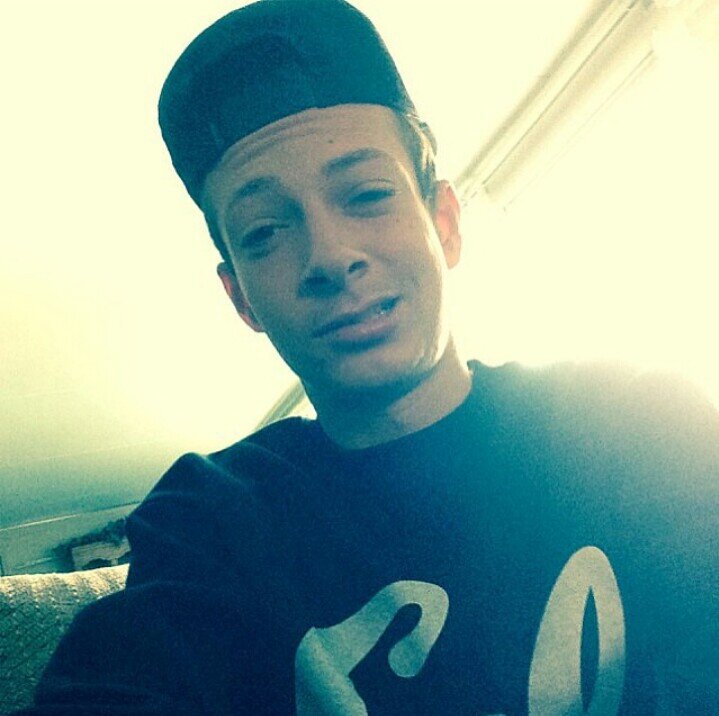 New!! Follow I follow Back!! Instagram!!-@thatkiddencore     KIK!!-@thatkiddencore