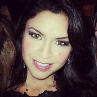 Estudiante de MEDICINA. Vivo de acuerdo a lo que DIOS y la vida me da!sonrio siempre por que la vida es bella!!100pre FELIZ !!!#FollowBack