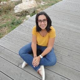Cinéfila, seriéfila, lectora y fotógrafa. En mi tiempo libre, Lingüista Computacional, Project Manager y editora.