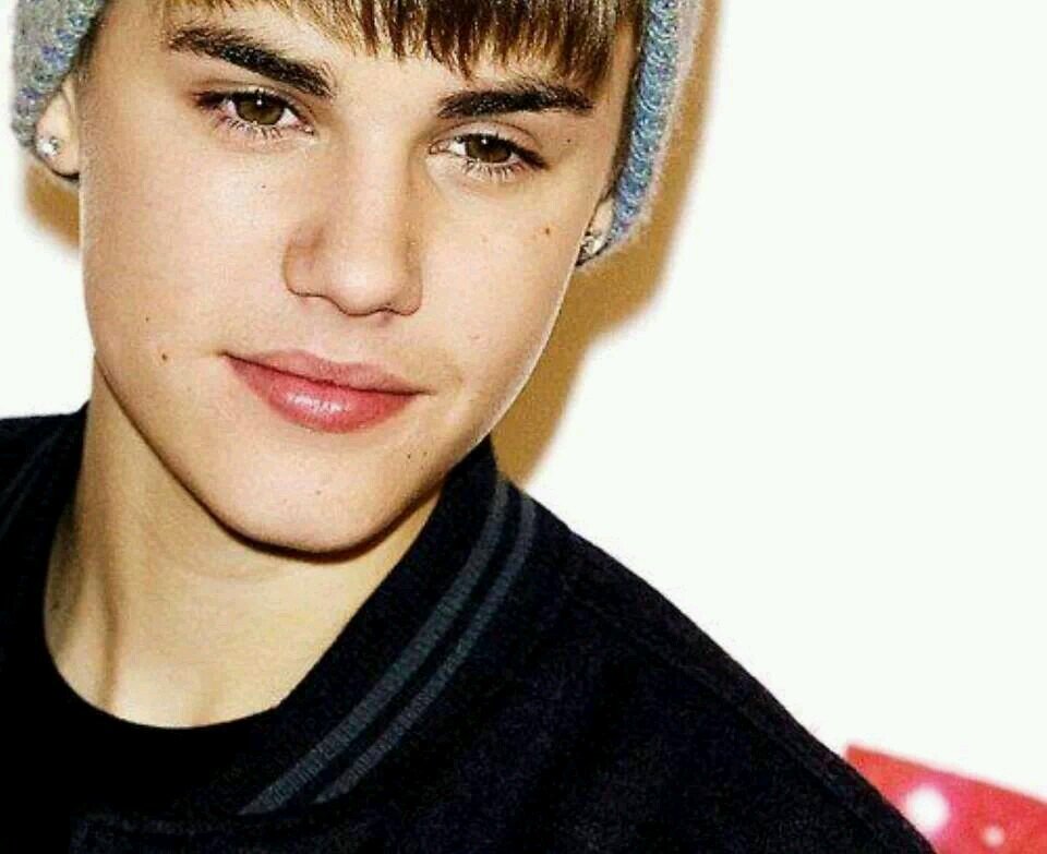 sois coulrofobica,,,,,,y claustrofobica  amo las paletas #Tupsipop y las galletas de relleno chocolatoso casi no me peino y me gusta cantar,amo a AUSTIN♥ & JB♥