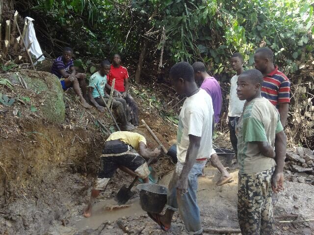 CAPROJEV est une association d'appui à la Promotion des jeunes au Sud Cameroun
notre slogan: caprojev au ceour du développent des jeunes