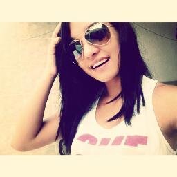 Ela é um poço de qualidade e defeito, e cada jeito dela é uma emoção. ★