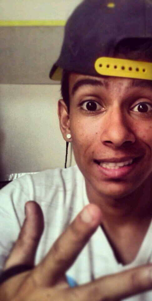 Eu ando assim , sorrindo sem temer as consequências :)