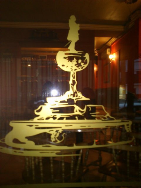 Bar de copas con muy buen ambiente, buena música y con nueva decoración!!