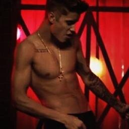 I know he's the best singer in the world! @Justinbieber ;) his lips ...his voice...his smile... Awww ... he beautiful! #sexy