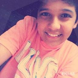 13 anoos, coca-cola, skate, eletronica, amigoos e famíilia .. Namorandoo !!
