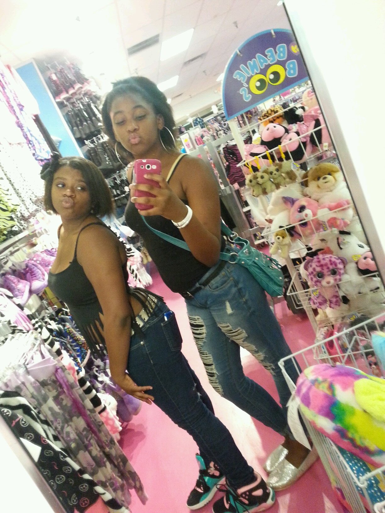 I have high goals and standards! #BallIsLife #TwerkIsLife#My Day 1 Nigga @itz_moosie.Take your man and make him mine!