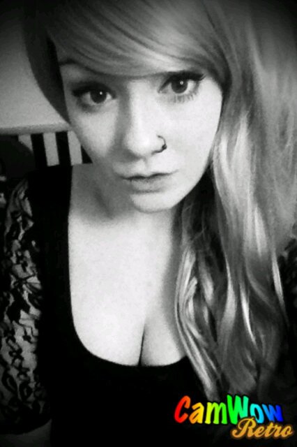 don't know what to write about myself so deal with hi I'm lauren.