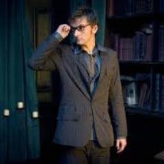 Hola! Soy el Doctor. Timelord de Gallifrey. ALLONS-Y!