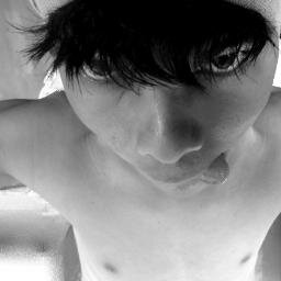 SoU O Ki sOu nAuM Ki dIzEm....!
sE KisER SaBeR CoMo eU EsToUuh, SiNtA Me cOmO o vEnTo sOpRa o sEu rOsTO....